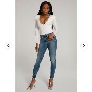 Good American Good Legs Crop Raw Edge Blue 473